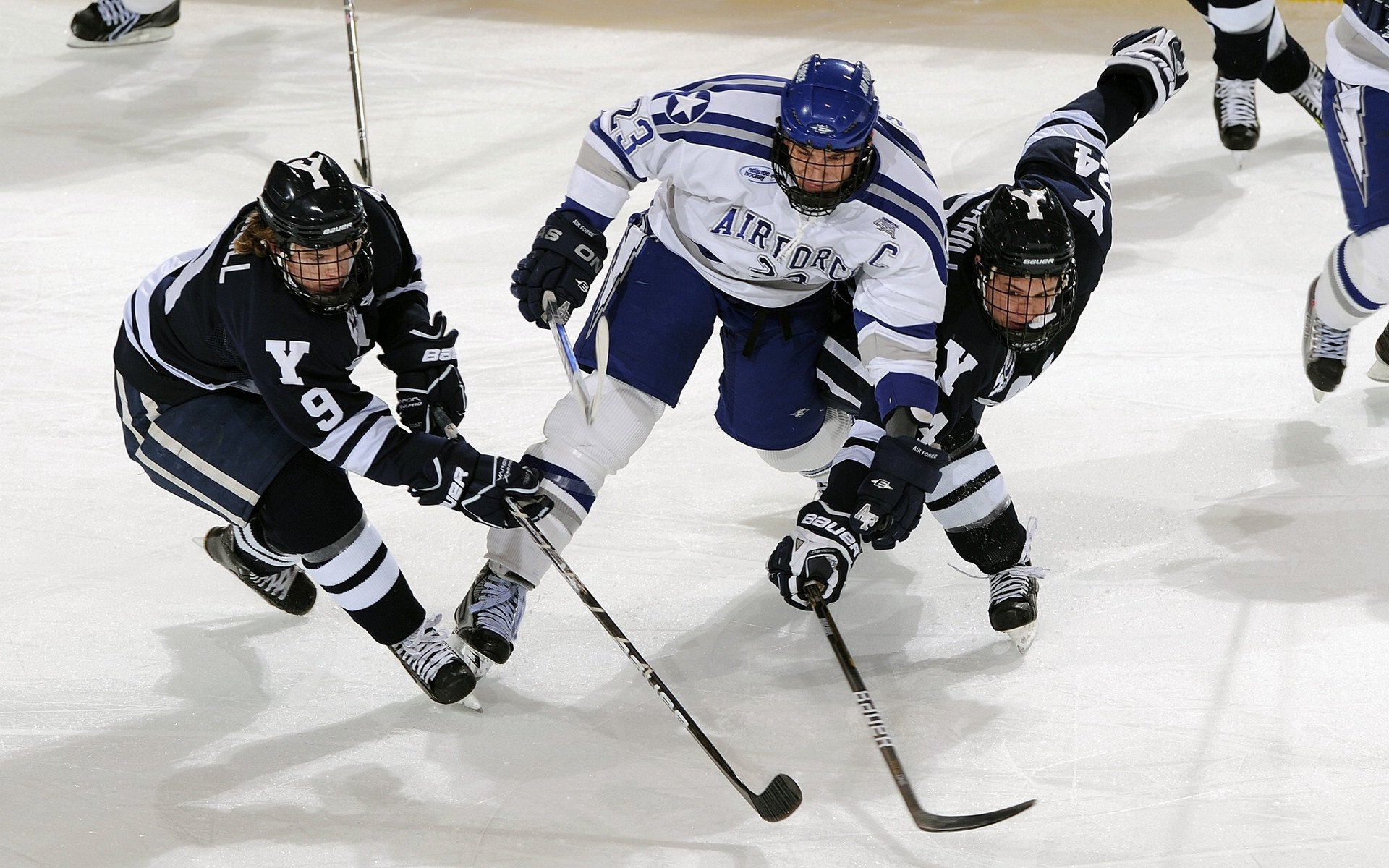 爱游戏网址登录-极限滑雪公开赛吸引世界顶级选手参赛，极限滑雪大神